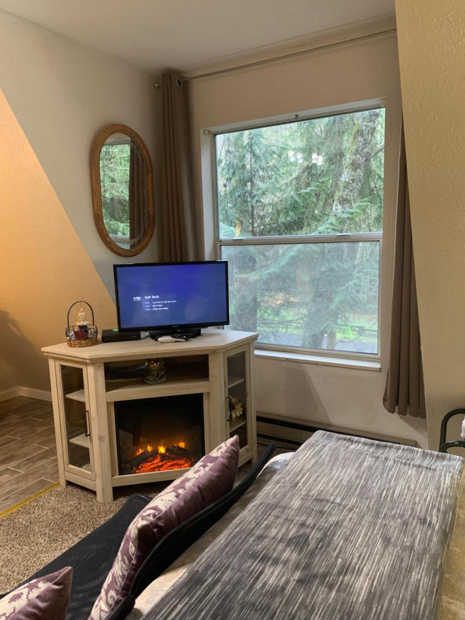 Mountain Meadows Inn & Chalet Suites Ashford Dış mekan fotoğraf